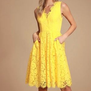 Lulu’s yellow lace dress